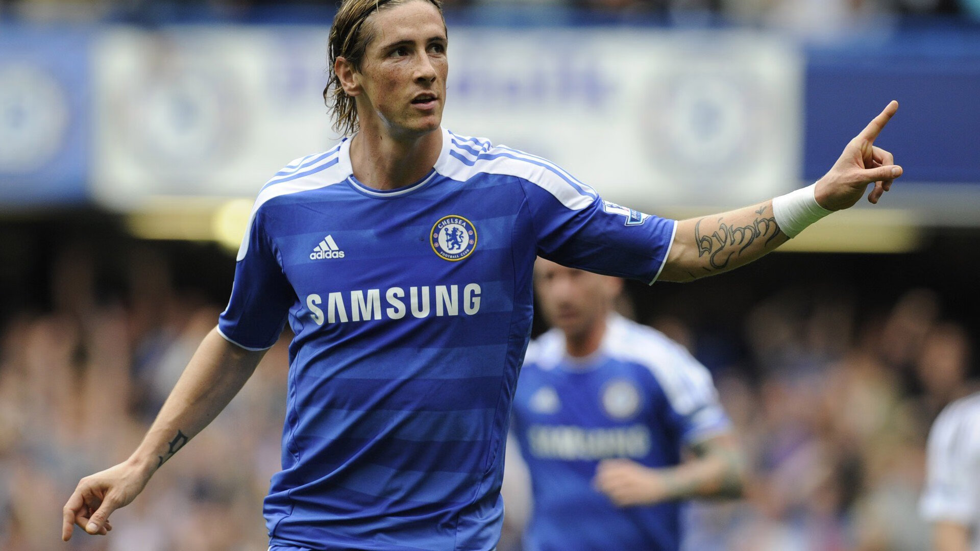 “英超积分榜变化频繁,冠军争夺逐渐白热化”,英超积分榜趣闻